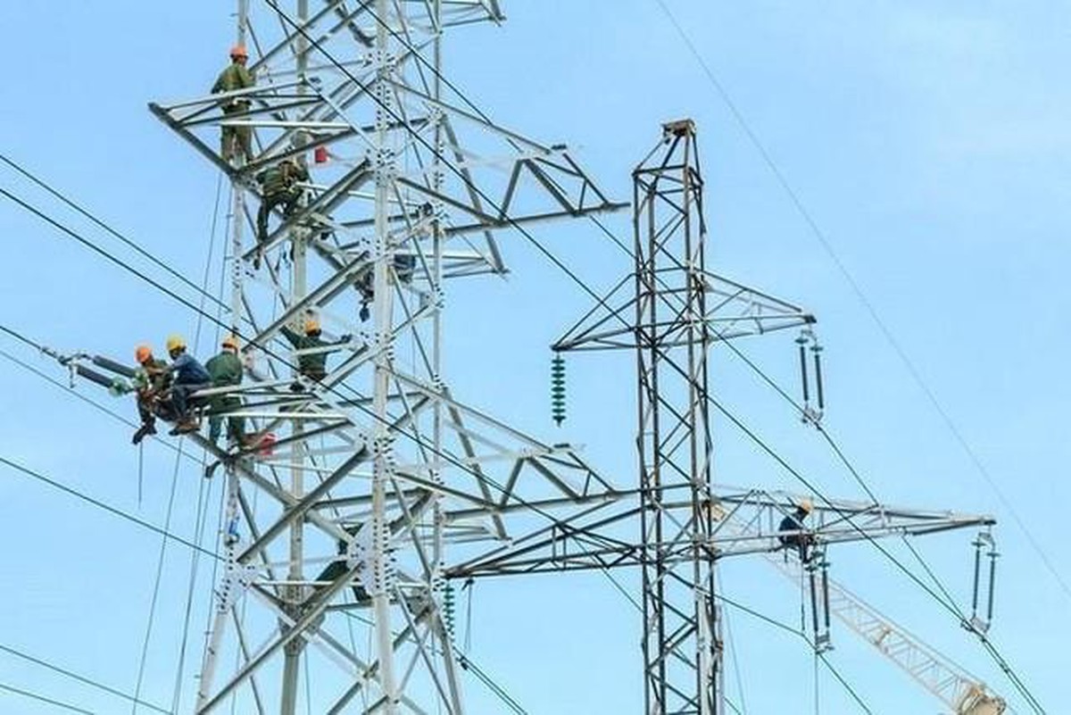 “Ông lớn” xây lắp điện Việt Nam lên tiếng về thông tin tham gia đường dây 500kV mạch 3, cổ phiếu bật tăng kịch trần
