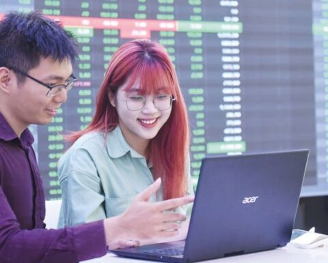 Bán ròng kéo dài, song dòng vốn ngoại vẫn kỳ vọng khởi sắc nhờ nâng hạng