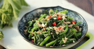 Nắng nóng đỉnh điểm, mẹ tôi cứ luân phiên nấu 4 món rau tươi mát này, ai ăn cũng khen ngon hoàn hảo lại “xua” nóng bức