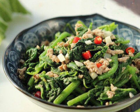 Nắng nóng đỉnh điểm, mẹ tôi cứ luân phiên nấu 4 món rau tươi mát này, ai ăn cũng khen ngon hoàn hảo lại “xua” nóng bức