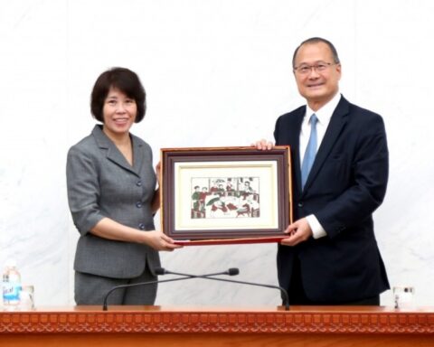 Bộ Tài chính mong muốn có sự hiện diện của các doanh nghiệp Trung Quốc và Hồng Kông tại Trung tâm Tài chính quốc tế