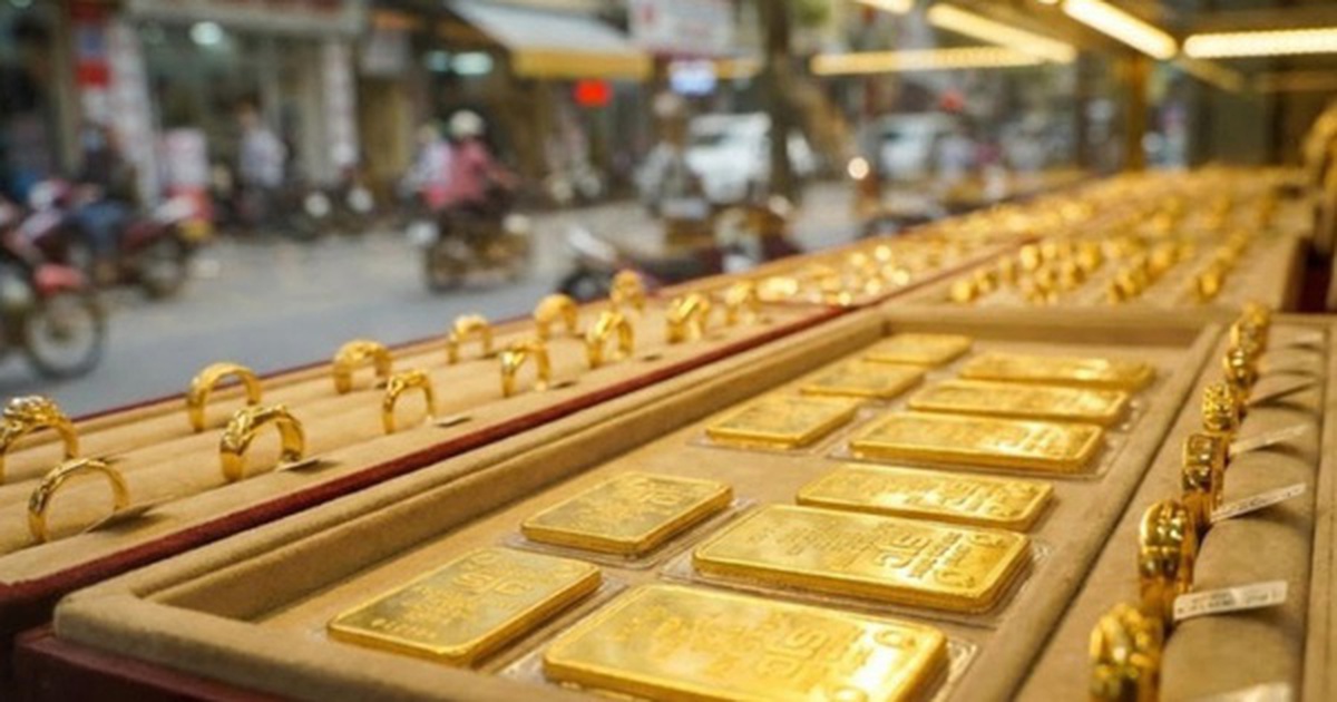 Giá vàng giảm chóng mặt, người ‘đu đỉnh’ đã lỗ bao nhiêu?