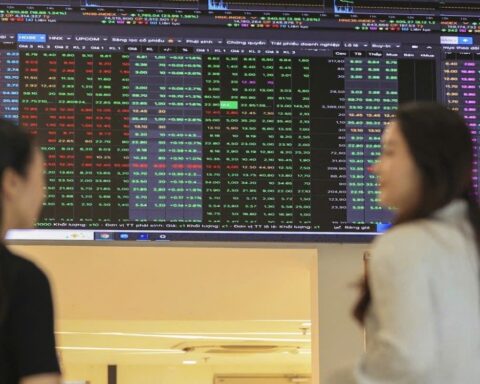 Chứng khoán ngày 26/5: Dòng tiền lan tỏa, VN-Index tiếp tục tích lũy tìm vùng cân bằng