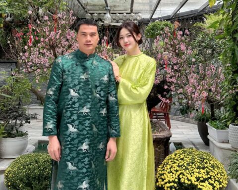 Mỹ nhân showbiz cưới đại gia hơn 16 tuổi: Ở biệt thự trắng xa hoa giữa Hà thành, sinh 2 quý tử cho gia tộc