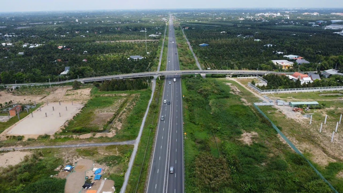 Cao tốc miền Tây: Trạm dừng nghỉ Trung Lương – Mỹ Thuận chốt ngày cán đích, vốn đội lên gần 900 tỉ