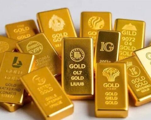 Giá vàng xuống đáy 2 tháng, tổ chức nắm hơn 1.000 tấn vàng “án binh bất động”