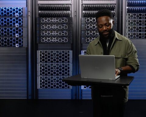 Dell tung loạt công nghệ mới cho trung tâm dữ liệu AI: Có cả server “1 máy thay 13 máy”, lưu trữ 5,8 petabyte trong thân máy 3U