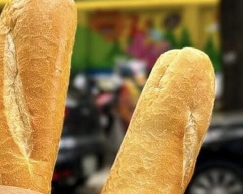 Một ông lớn ngành thực phẩm dự kiến bán bánh mì que, cơm nắm, cá viên