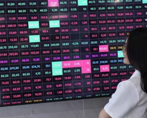 Chứng khoán tăng vùn vụt, vì sao nhiều nhà đầu tư ‘không có phần’?