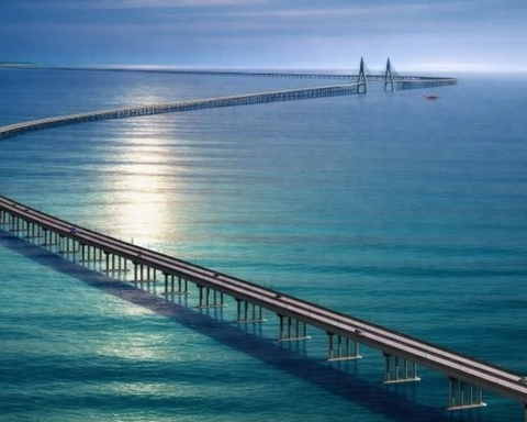 Lần đầu tiên trong lịch sử, Việt Nam sẽ xây siêu công trình hầm – cầu vượt biển 3,4 tỷ USD tích hợp 2 đảo nhân tạo do Vingroup của tỷ phú Phạm Nhật Vượng đề xuất