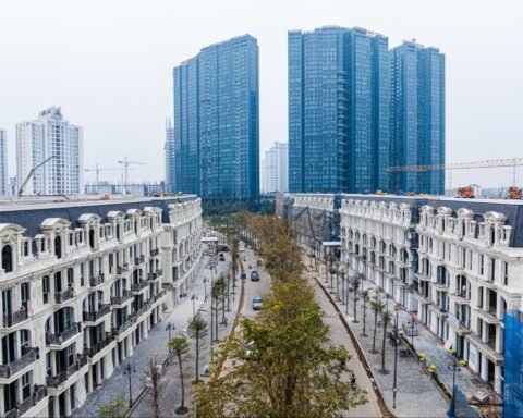 Tham vọng lật thế thống trị của ông lớn BĐS có quy mô khủng nhất thị trường, đại gia BĐS này không chỉ đặt mục tiêu lãi 86.000 tỷ đồng mà sẽ bàn giao hàng chục dự án quy mô lớn từ Bắc và Nam