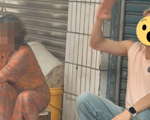 Bắt gặp 1 Anh Trai Chông Gai ngồi vỉa hè bán trái cây, diện mạo đen nhẻm hốc hác gây xôn xao