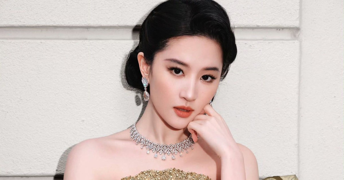 Lưu Diệc Phi dạy cho Triệu Lộ Tư, Bạch Lộc một bài học