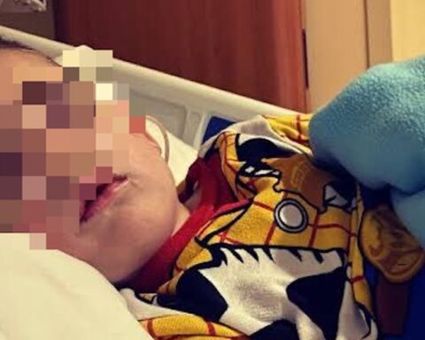Bé trai 9 tuổi đột ngột suy thận cấp vì kiểu “thương cho roi cho vọt” từ người mẹ