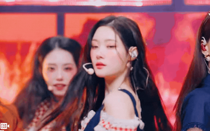 Mỹ nhân khai sinh "tiên tử kết màn" chỉ cần 4 giây chiếm trọn spotlight, khuynh đảo cả showbiz mà không thoát cảnh hết thời- Ảnh 2.