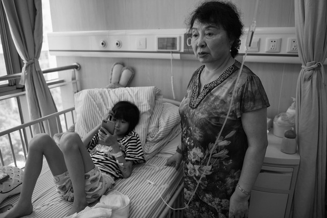 Sau nỗi đau mất con, người mẹ làm IVF sinh đôi ở tuổi 60 và hành trình 15 năm ghi lại qua 20.000 tấm ảnh khiến nhiều người xúc động- Ảnh 15.