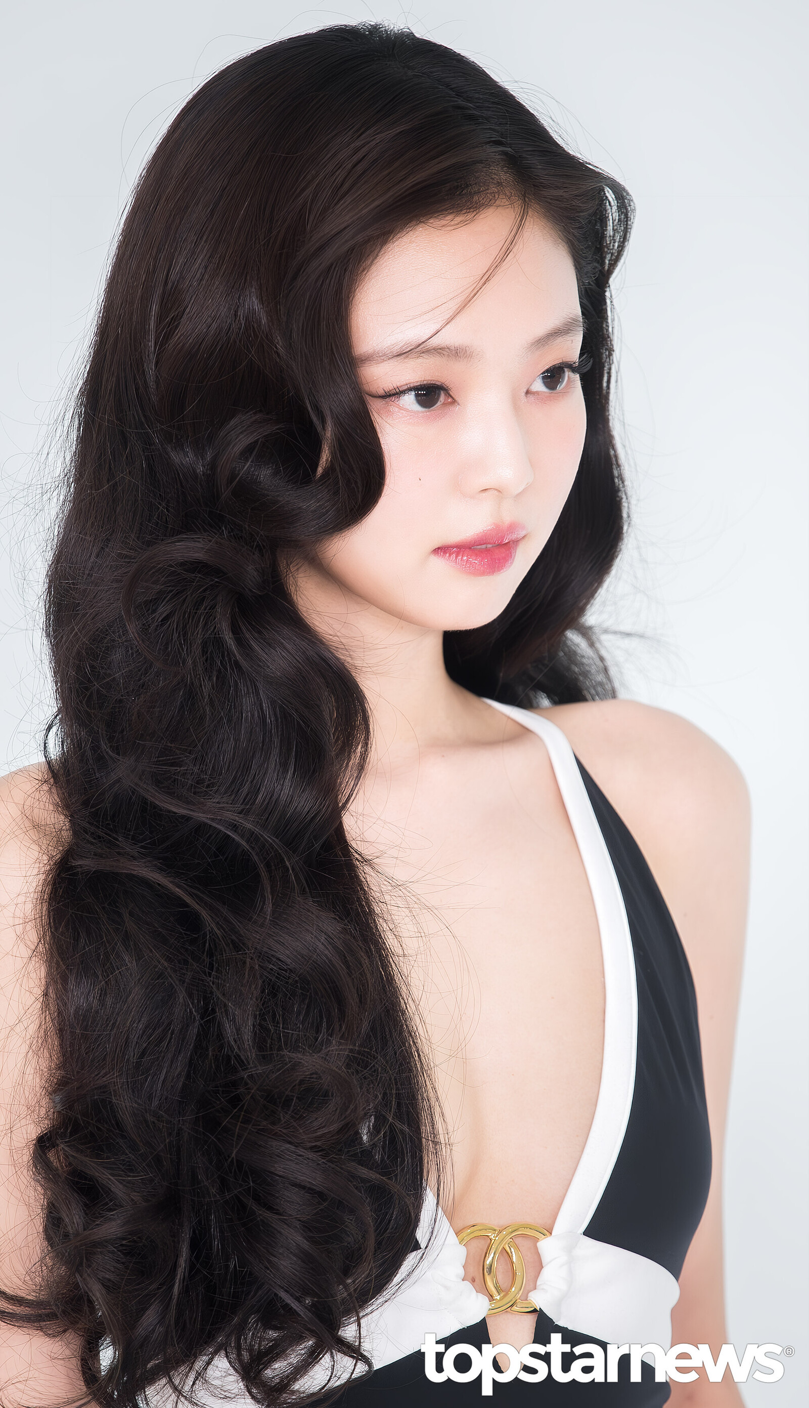 Át chủ bài của CHANEL lộ diện: Jennie và G-Dragon cuối cùng cũng hội ngộ - Ảnh 6.