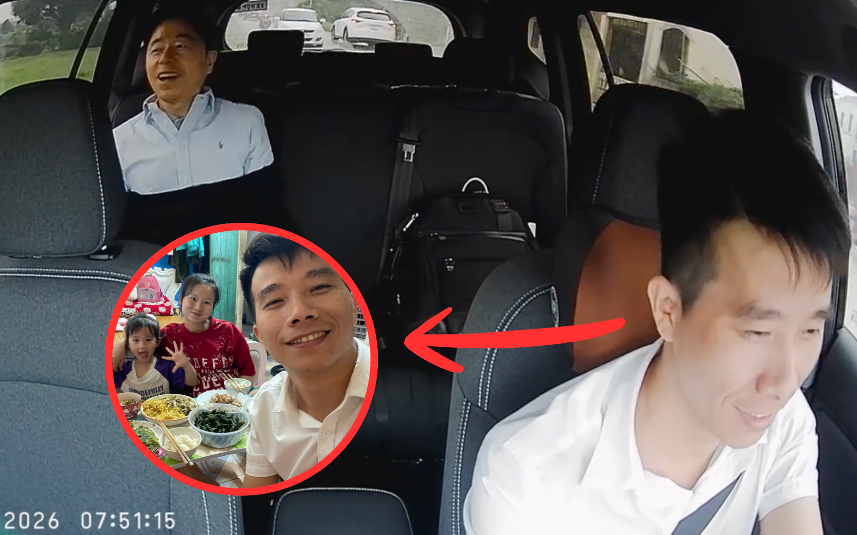 Phát hiện bé gái 5 tuổi trên taxi ở Hà Nội, hành động của nam hành khách lên thẳng báo Hàn - Ảnh 4.