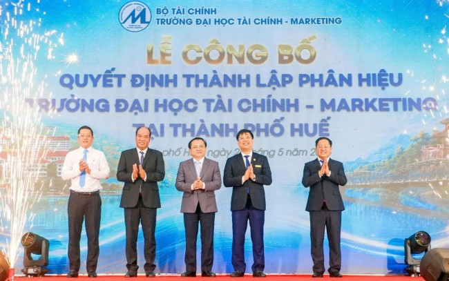 Mở rộng không gian tri thức, kết nối động lực phát triển miền Trung Mở rộng không gian tri thức, kết nối động lực phát triển miền Trung