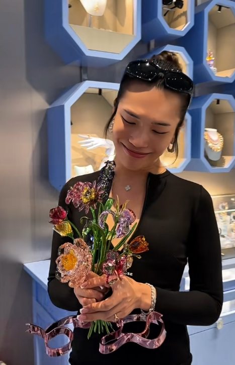 Beauty blogger - TikToker 1,3 triệu followers Hoàng Thạch là ai?- Ảnh 5.