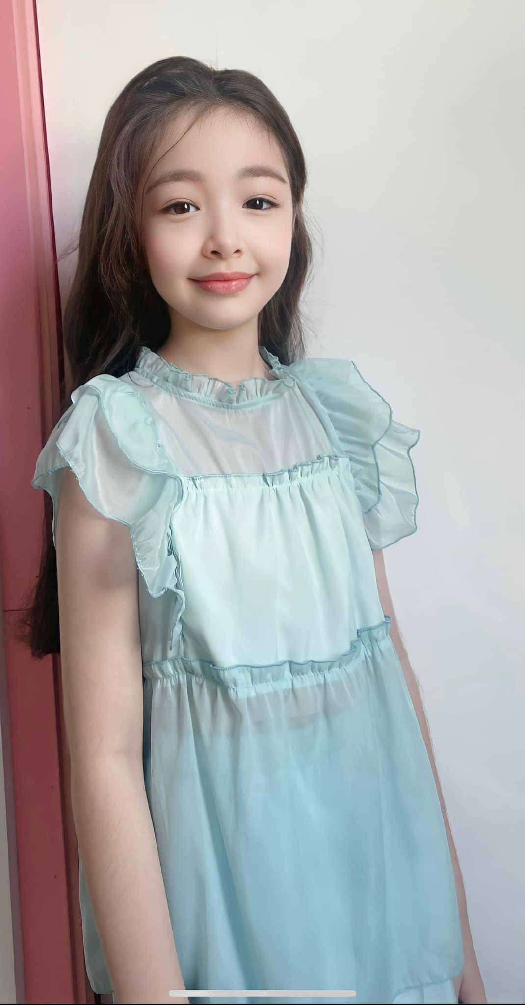 Thiên thần nhí năm ấy các mẹ cài hình nền: Cadie Mộc Trà - Con gái Elly Trần đã 12 tuổi, cao hơn 1m6, mặc chung size với mẹ- Ảnh 12. Thiên thần nhí năm ấy các mẹ cài hình nền: Cadie Mộc Trà - Con gái Elly Trần đã 12 tuổi, cao hơn 1m6, mặc chung size với mẹ- Ảnh 12.
