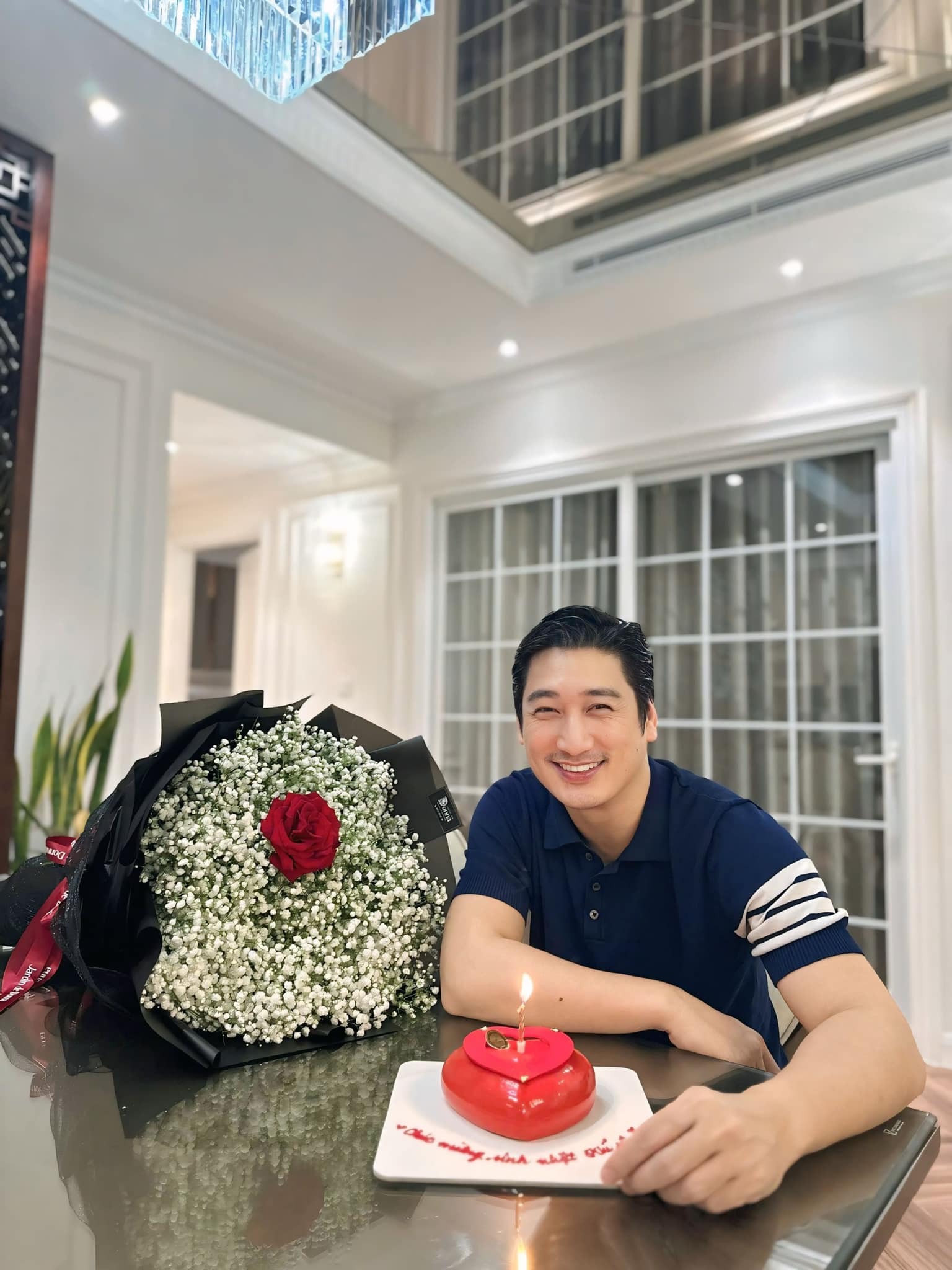Nam NSƯT U50 muốn cưới vợ lần 3, sống với mỹ nhân kém 7 tuổi trong căn nhà 14 tỷ ở đường Nguyễn Trãi- Ảnh 2.