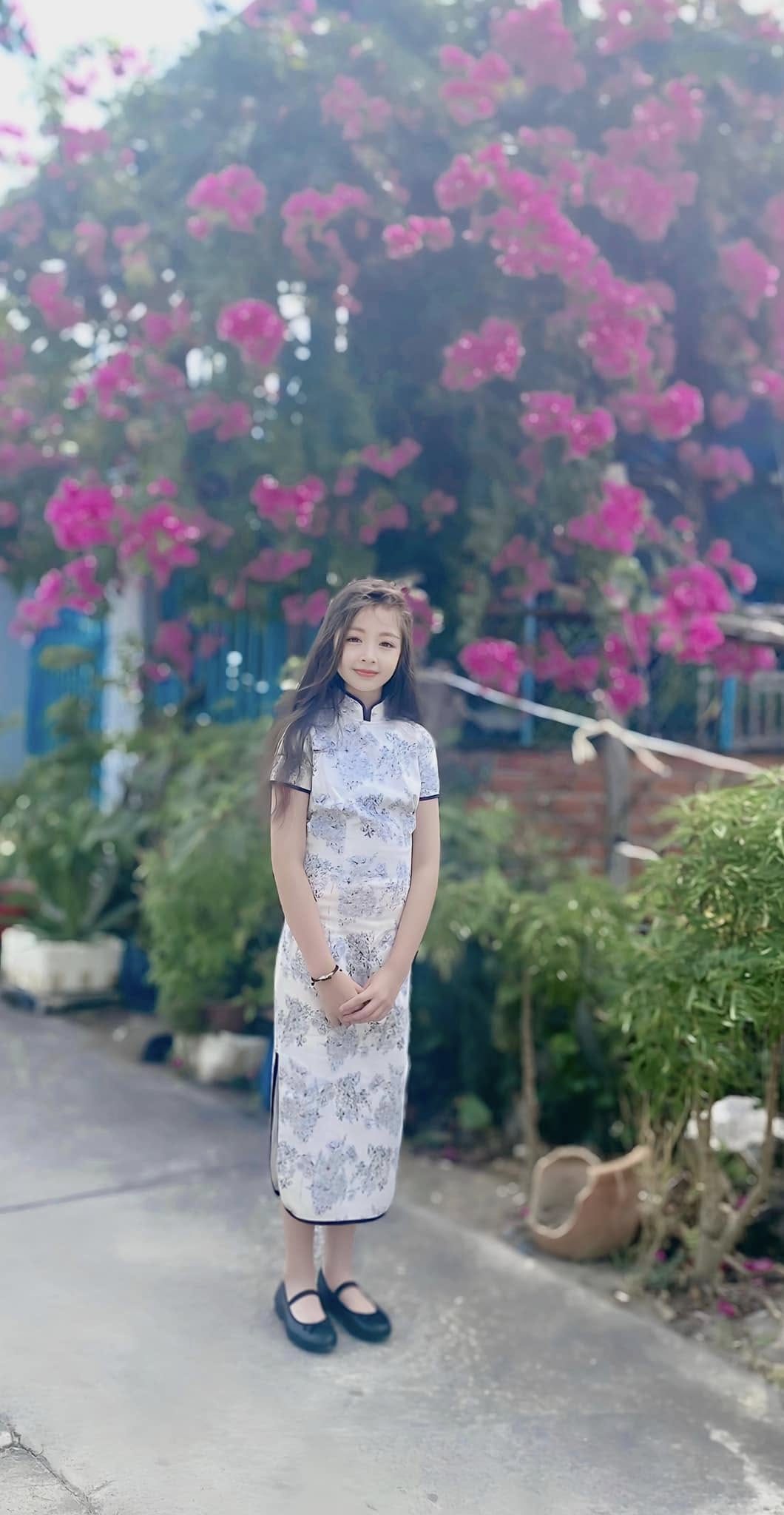 Thiên thần nhí năm ấy các mẹ cài hình nền: Cadie Mộc Trà - Con gái Elly Trần đã 12 tuổi, cao hơn 1m6, mặc chung size với mẹ- Ảnh 6. Thiên thần nhí năm ấy các mẹ cài hình nền: Cadie Mộc Trà - Con gái Elly Trần đã 12 tuổi, cao hơn 1m6, mặc chung size với mẹ- Ảnh 6.