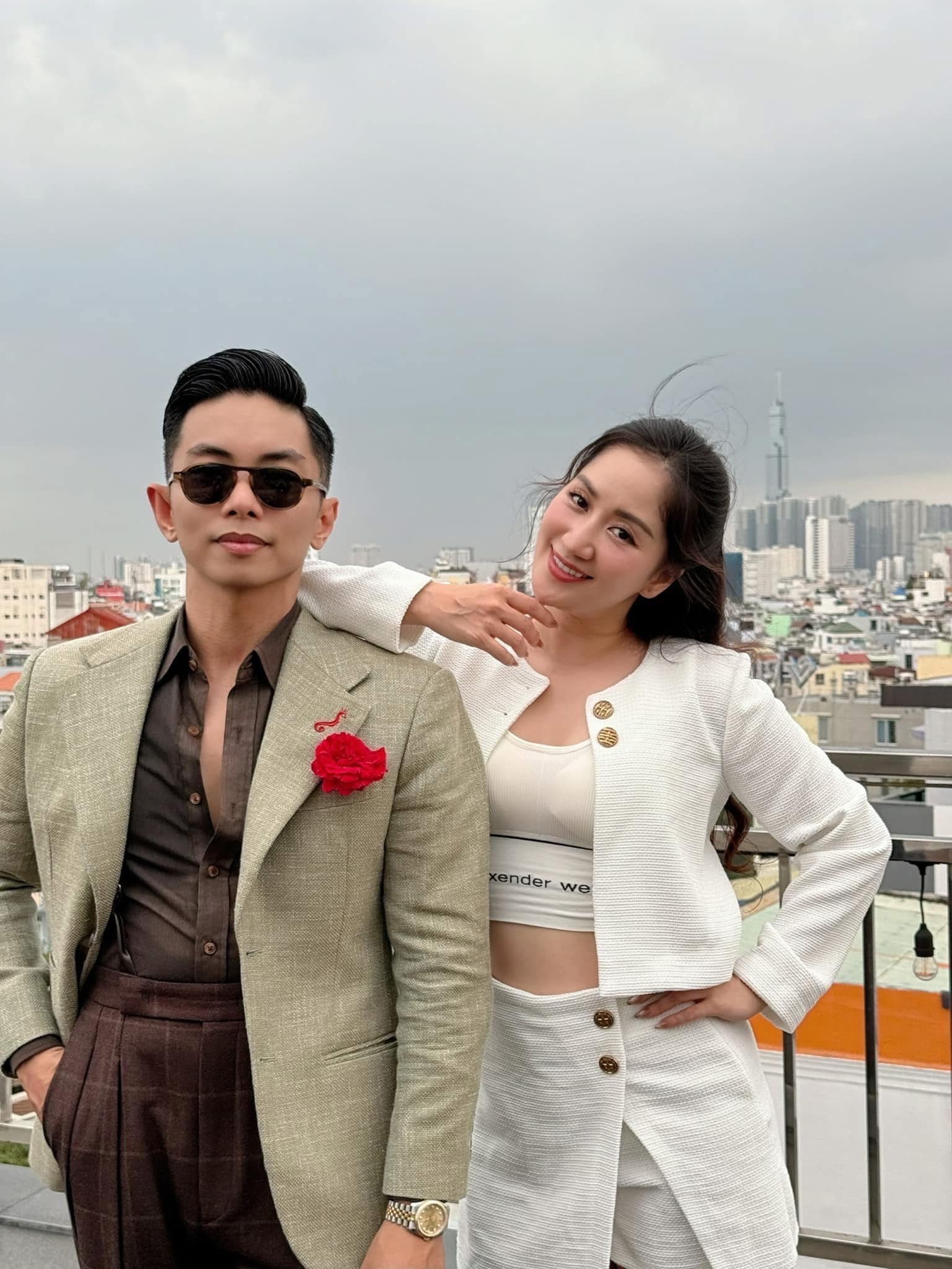 Nghệ sĩ xây biệt thự 6 tầng, trăm tỷ đồng ngay mặt đường Hoàng Hoa Thám, cưới một viện trưởng- Ảnh 2.