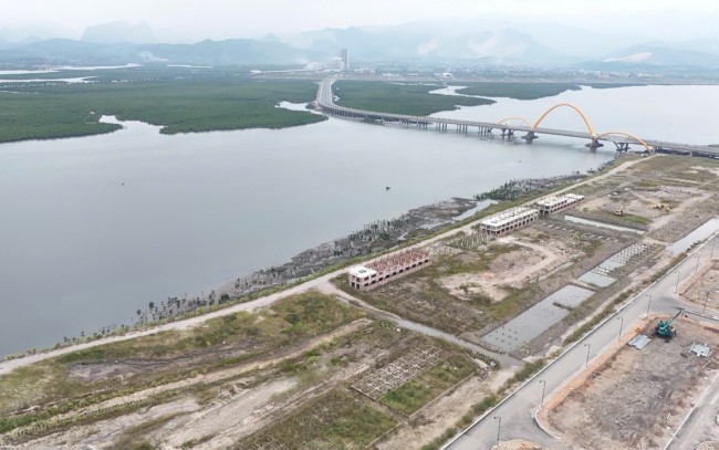 UBND tỉnh Quảng Ninh giao Ban Quản lý dự án đầu tư xây dựng khu vực I sớm hoàn thiện phương án đề xuất cầu Cửa Lục 2