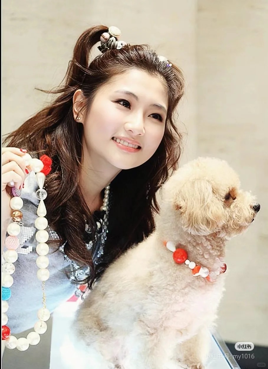 Mỹ nhân showbiz bị lửa thiêu sống bỏng 54%: Ly hôn chồng luật sư, đưa tình trẻ du lịch Phú Quốc liền nhận tin vui bất ngờ- Ảnh 2.