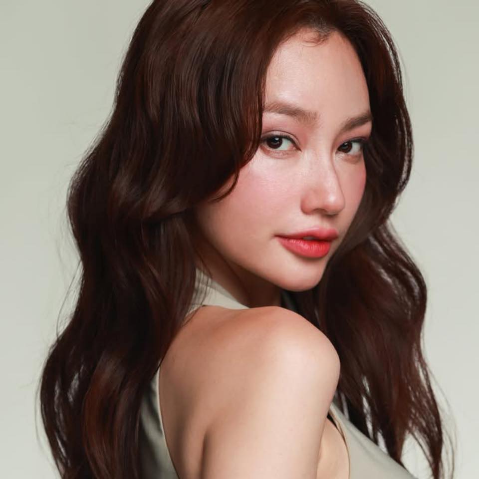 Á hậu Việt lọt top 100 gương mặt đẹp nhất thế giới nhận thư mời casting từ Victoria's Secret- Ảnh 7.