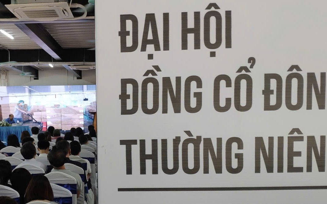 Ngân hàng hạ mục tiêu tăng lợi nhuận xuống 13,5%, tín dụng bị “ghìm” bởi tốc độ huy động vốn