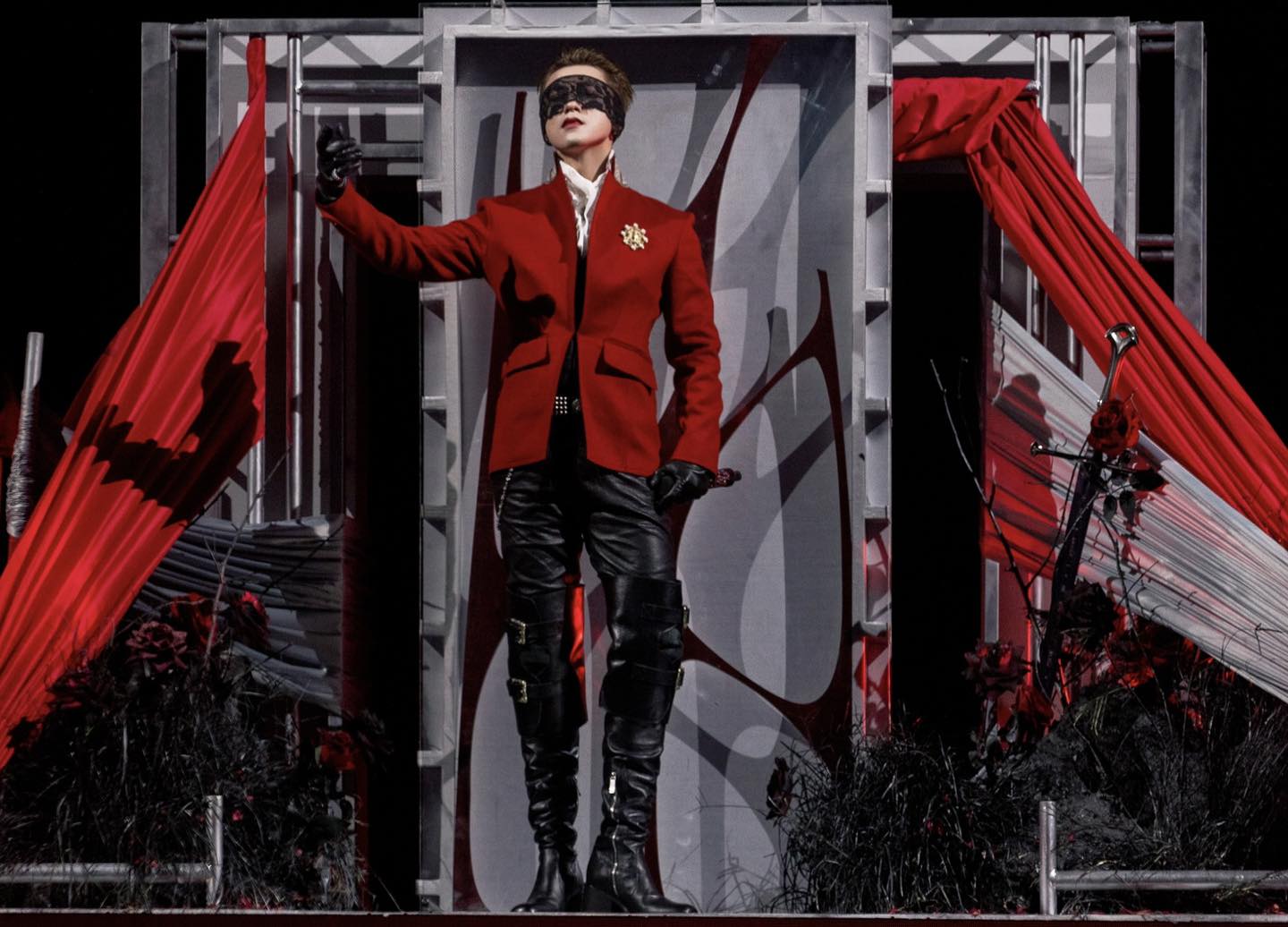 Rộ tin Sơn Tùng M-TP collab sao hạng A nước Mỹ, xuất hiện trên LED building lớn nhất TP.HCM: Comeback khủng nhất sự nghiệp là đây? - Ảnh 8.
