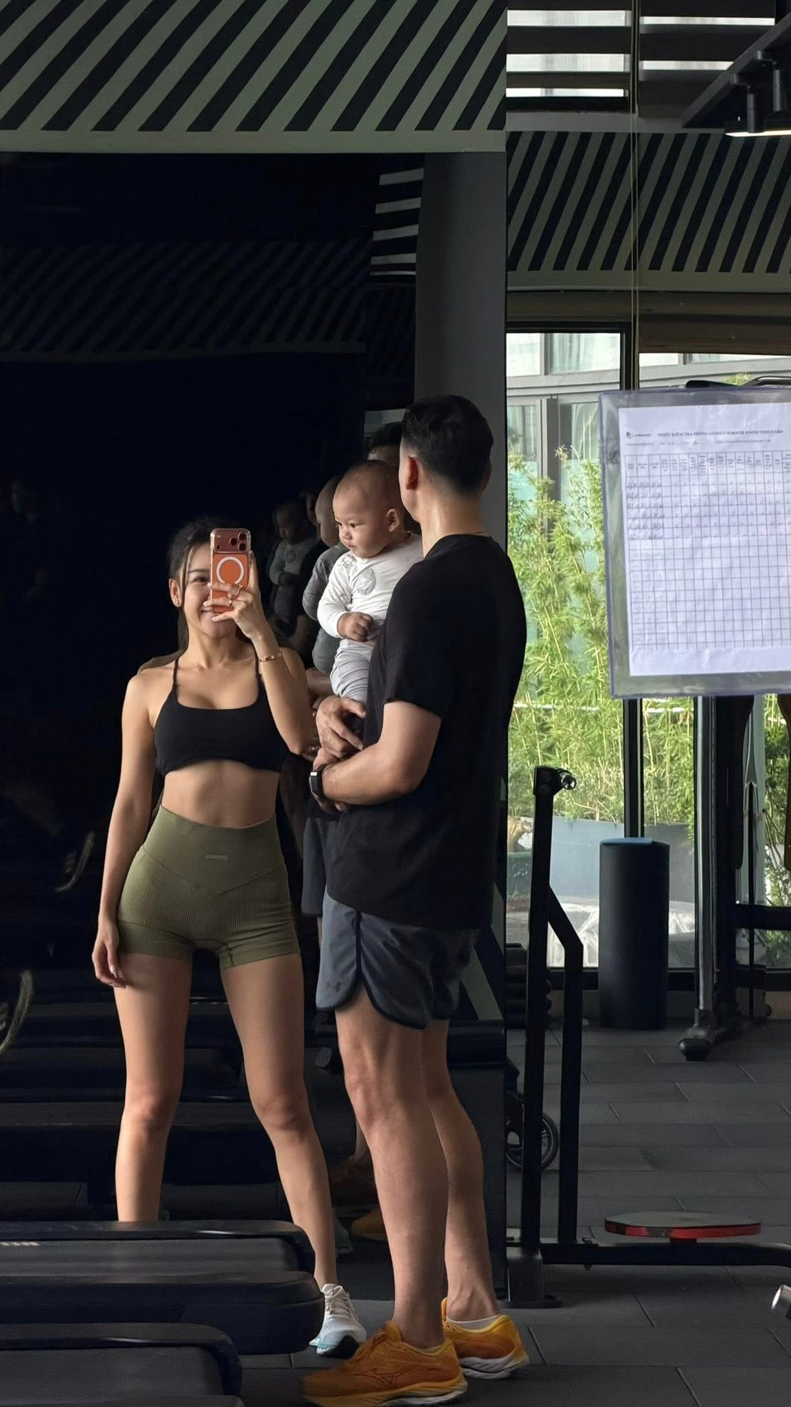 Kiểu hẹn hò tốn mồ hôi của dàn cầu thủ nổi tiếng và vợ: Thành quả xứng đáng!- Ảnh 11.