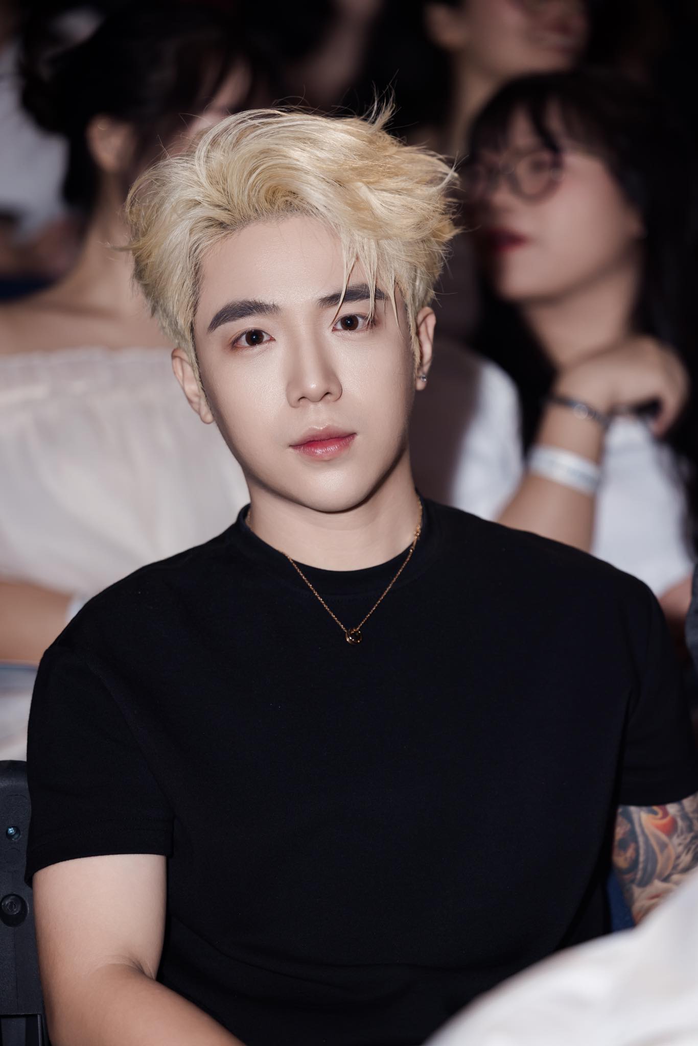 Nam thần tượng Việt vừa comeback đã bị kêu gọi tẩy chay, dùng AI chế ảnh khiến đồng nghiệp phải lên tiếng giải cứu- Ảnh 7.