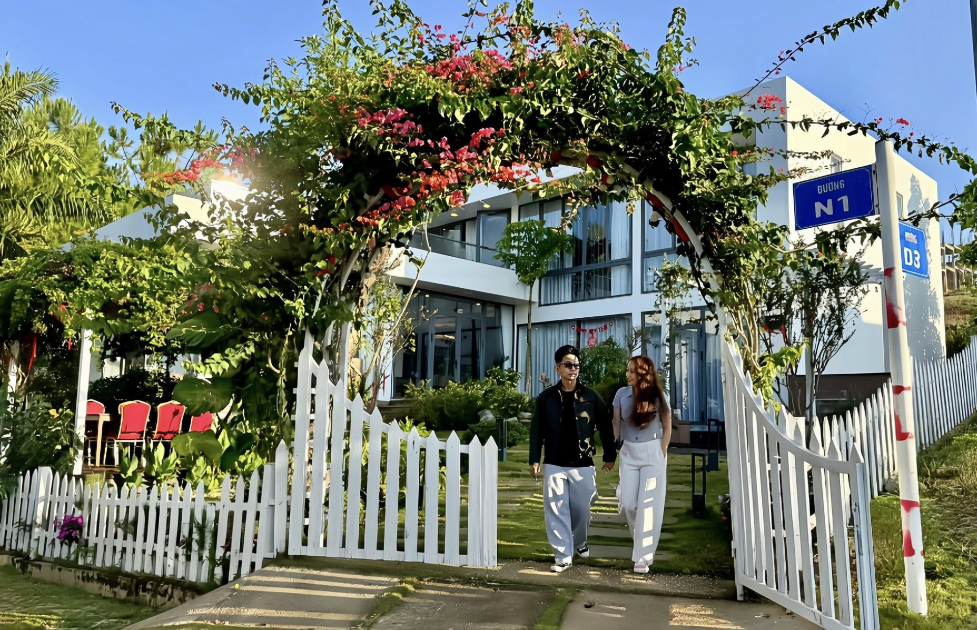 Nghệ sĩ xây biệt thự 6 tầng, trăm tỷ đồng ngay mặt đường Hoàng Hoa Thám, cưới một viện trưởng- Ảnh 9.
