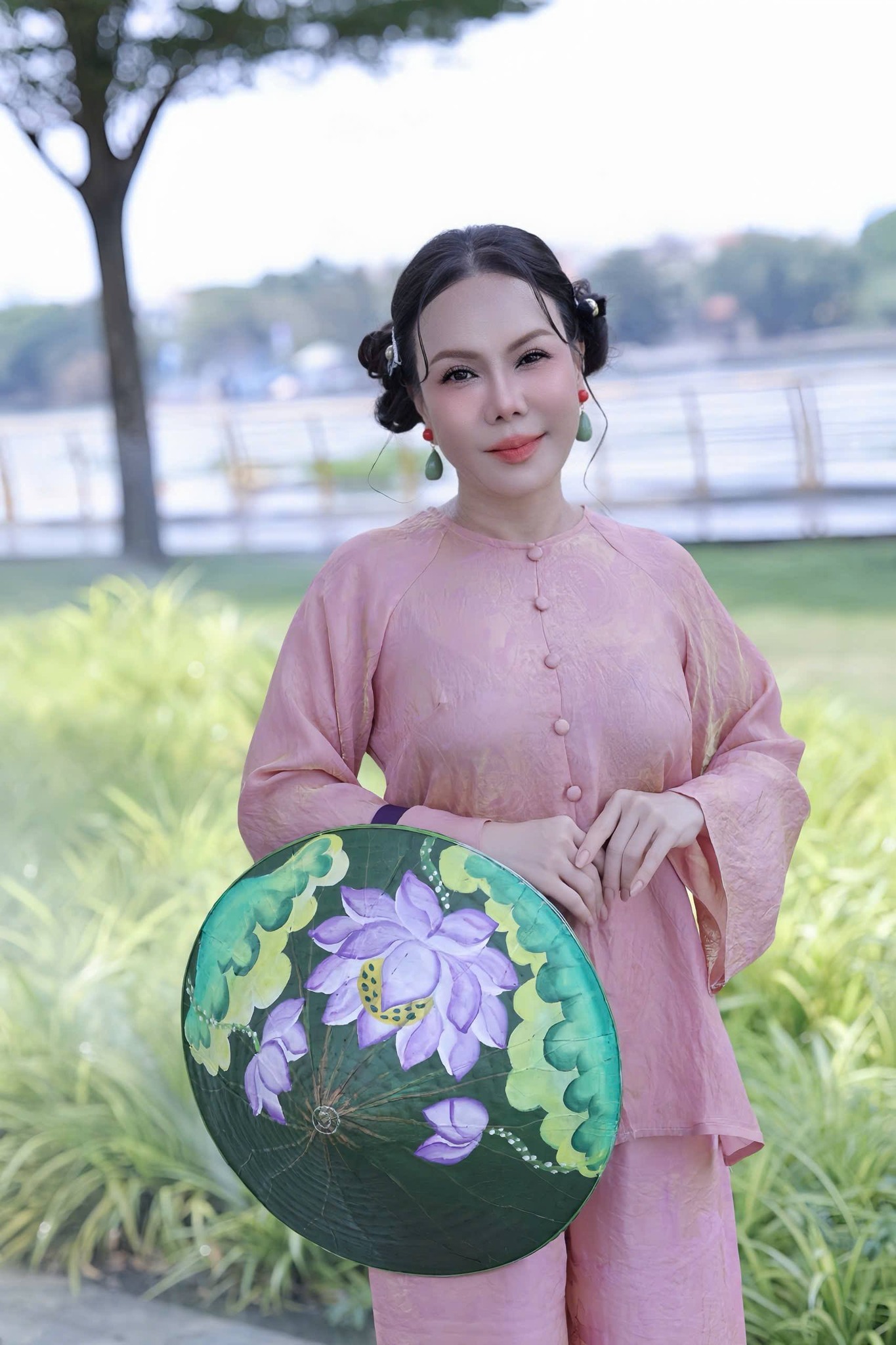Việt Hương nói gì khi mỹ phẩm bị chê đểu, gia công?- Ảnh 1.