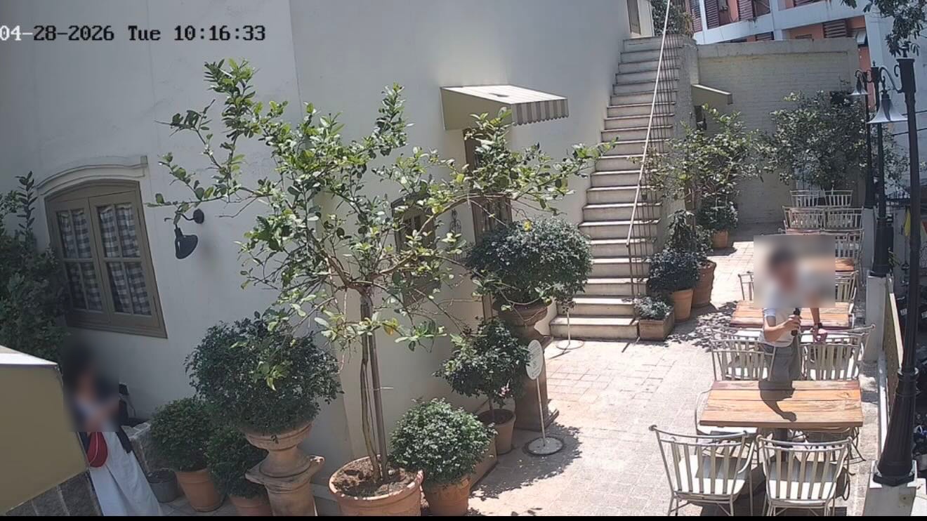 Chủ quán cafe nổi tiếng Hà Nội tố ekip thời trang lẻn vào nhà chụp ảnh: "Đang làm việc với công an"- Ảnh 3.