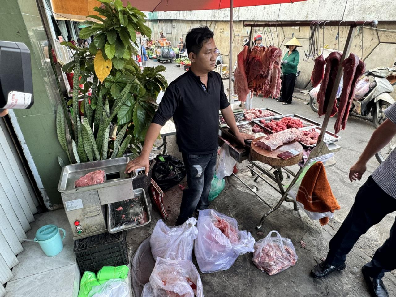 Rùng mình thủ đoạn của Nguyễn Văn Thái cùng đồng bọn khi tuồn 65 tấn thịt bò giả, chứa hóa chất ra thị trường- Ảnh 5.