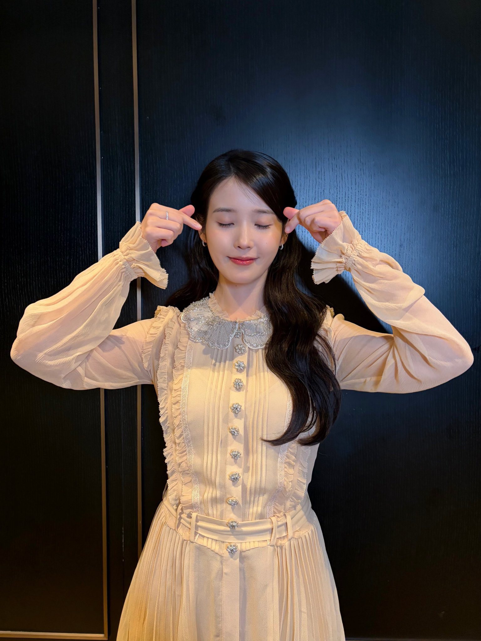 Showbiz có mỹ nhân cứ ra nhạc là top 1 cả nước, bỗng thành "tội đồ quốc dân" xin lỗi vẫn không được tha  - Ảnh 11.