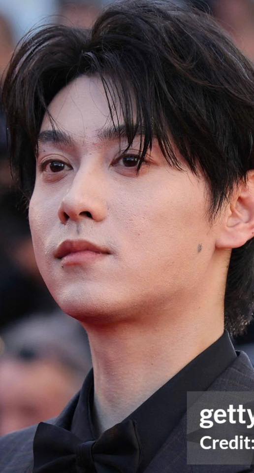 Mỹ nam "khó coi" nhất Cannes 2026 đây rồi: Mặt mũi lờ đờ ánh mắt thất thần trên thảm đỏ, càng nhìn càng nóng mắt- Ảnh 5.
