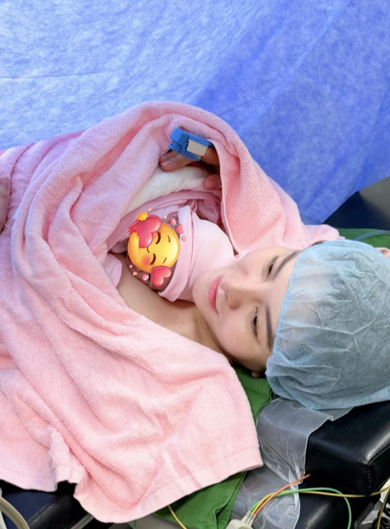 Cháu gái NS Kim Tiểu Long sinh con với ca sĩ làm bố đơn thân, có 1 con riêng- Ảnh 2.