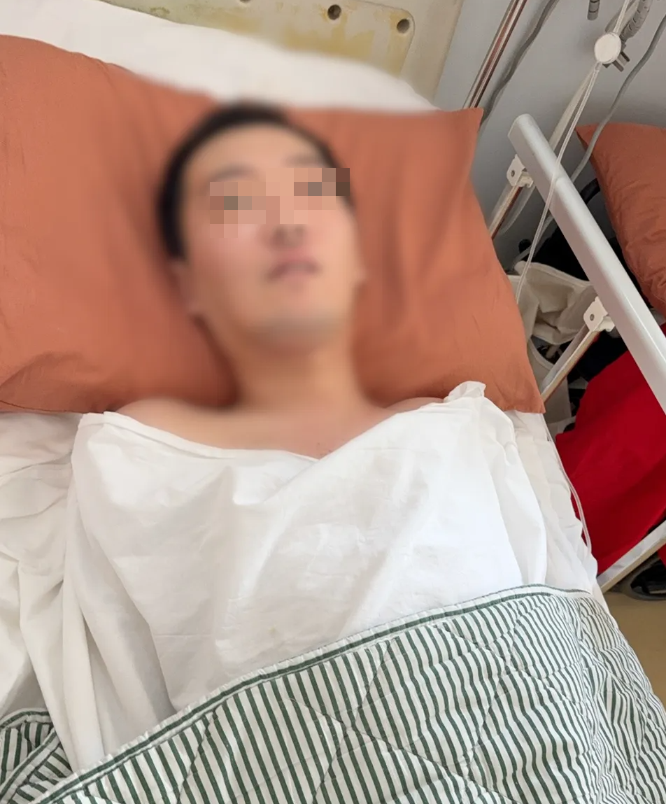 Cặp vợ chồng trẻ cùng mắc 1 bệnh hiếm gặp gây liệt toàn thân, bác sĩ: Rất có thể do cùng sở thích - Ảnh 2.
