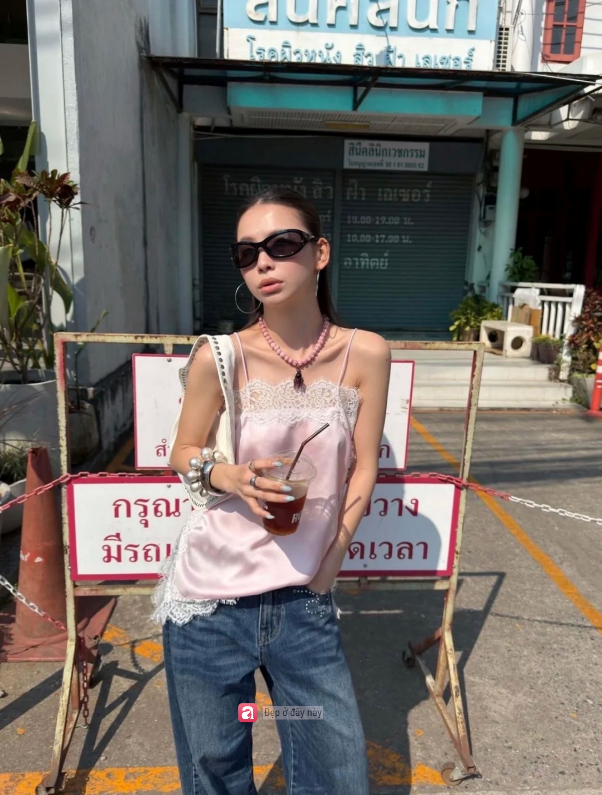 Phụ nữ 2026 đam mê phong cách "quiet luxyry", giống như vừa bước ra từ phòng ngủ sang trọng- Ảnh 14.