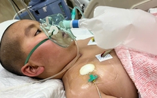 6 ca mổ liên tiếp vẫn chưa qua cửa tử, bé trai 11 tuổi và lời cầu xin của người mẹ đơn thân