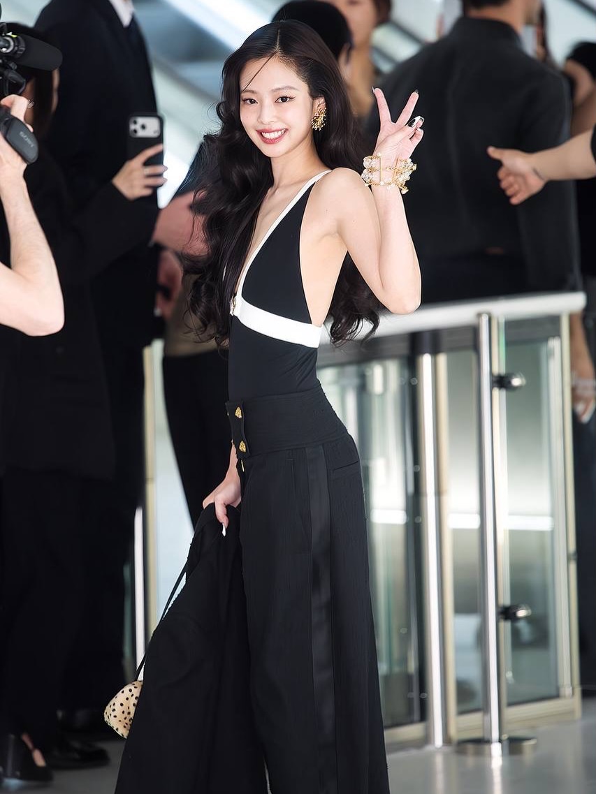 Át chủ bài của CHANEL lộ diện: Jennie và G-Dragon cuối cùng cũng hội ngộ - Ảnh 2.