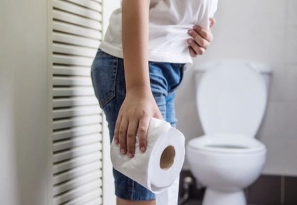 Bỏ qua dấu hiệu "lạ" suốt 1 năm, người đàn ông 50 tuổi sốc khi biết mắc ung thư - Ảnh 2.