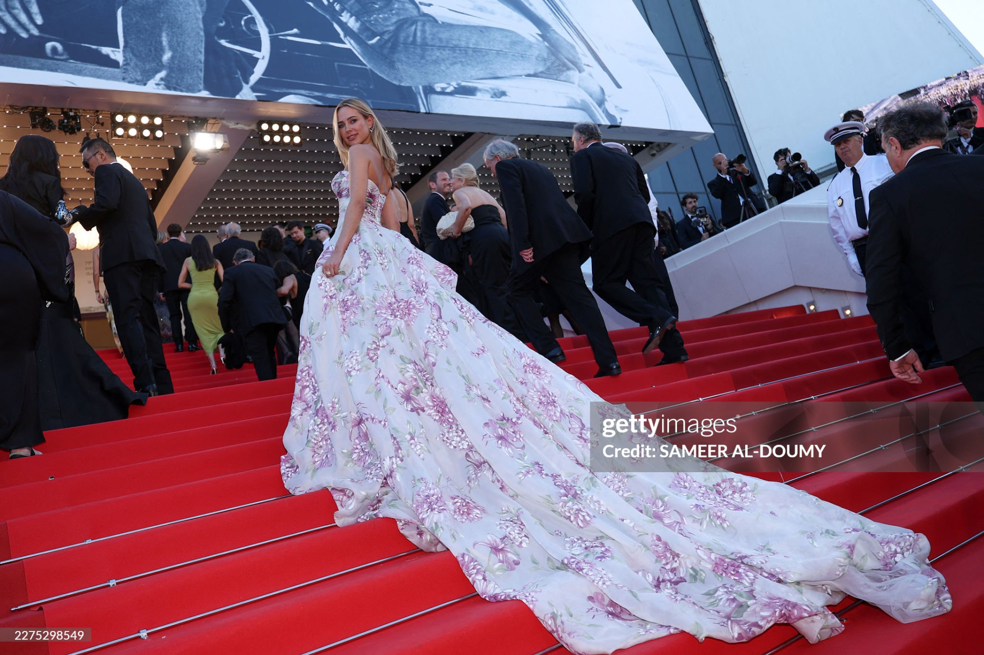 Thảm đỏ khai mạc Cannes 2026: Nàng thơ Pháp hở bạo lấn lướt Demi Moore - Heidi Klum, dàn sao châu Á đổ bộ hoành tráng- Ảnh 36.