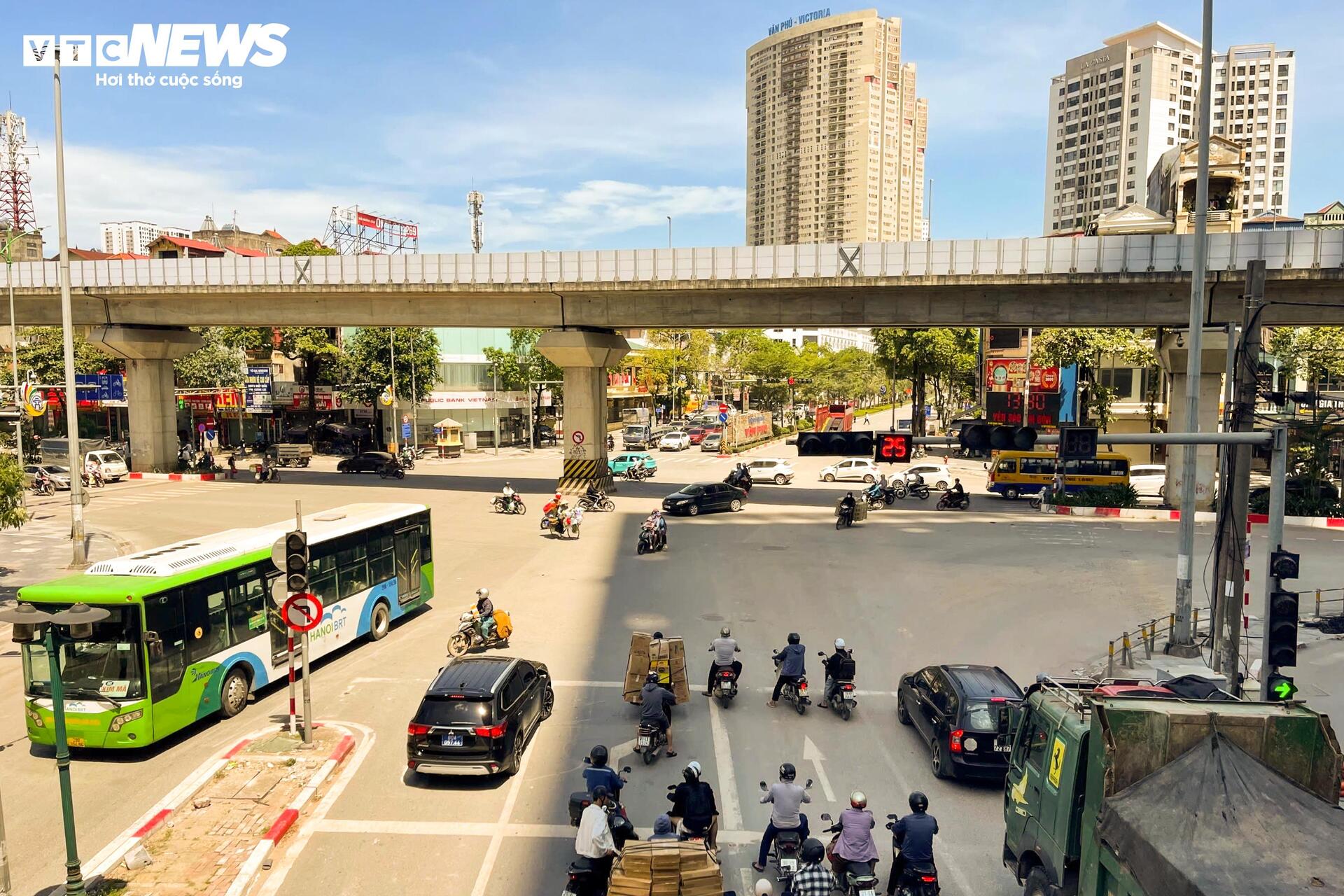 Nút giao phía Tây Hà Nội sắp xây cầu vượt hơn 821 tỷ đồng nhìn từ trên cao- Ảnh 7.