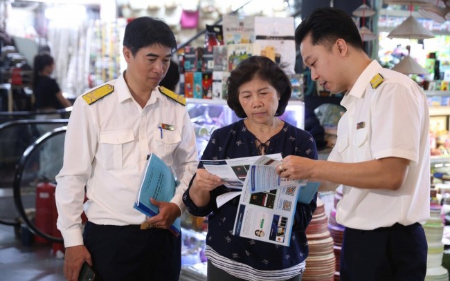 Khuyến khích cán bộ sáng tạo, dám nghĩ, dám làm, dám chịu trách nhiệm vì lợi ích chung Khuyến khích cán bộ sáng tạo, dám nghĩ, dám làm, dám chịu trách nhiệm vì lợi ích chung